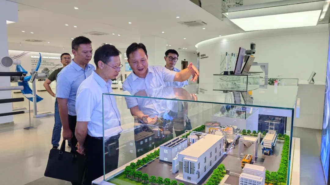 浙江省經(jīng)信廳副廳長(zhǎng)婁萬(wàn)總一行蒞臨川源調(diào)研指導(dǎo)