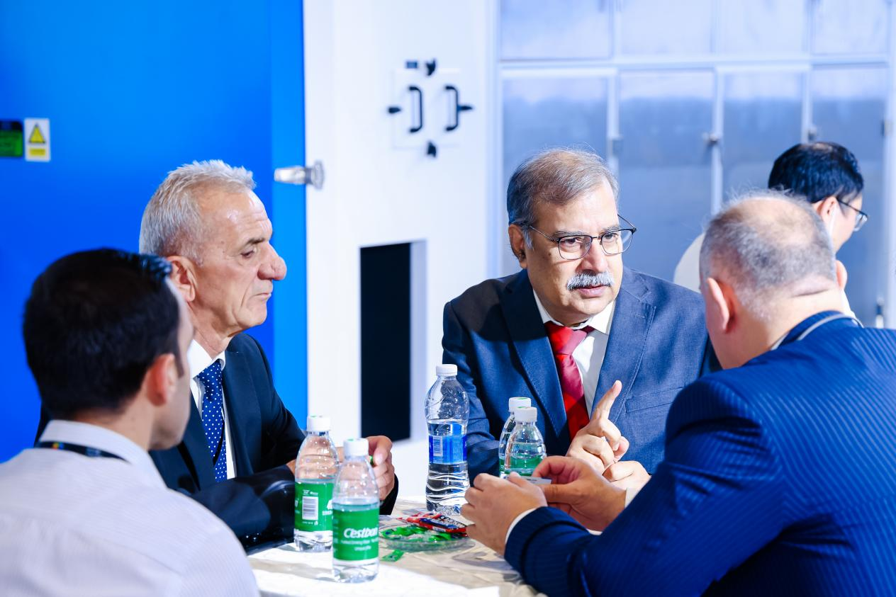 DeepSeek 19秒答案驚呆我！節(jié)能減排3條主線、4個(gè)爆發(fā)點(diǎn)講得很透徹