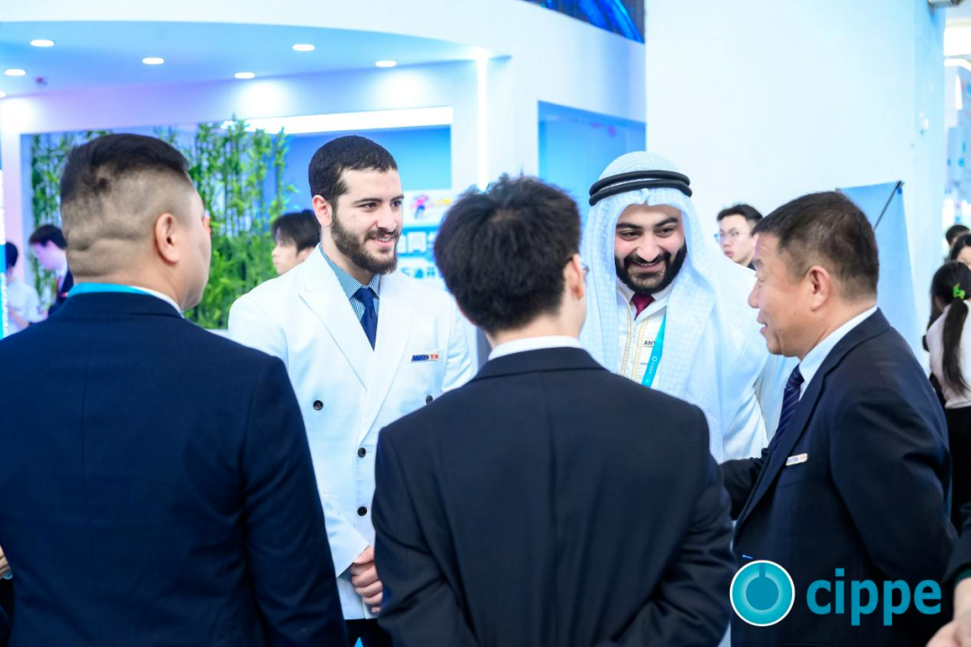 雙碳驅(qū)動萬億藍(lán)海 數(shù)智賦能萬件重器cippe2025 啟幕全球能源轉(zhuǎn)型新征程